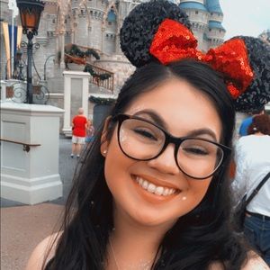 Meet your Posher, Ambar